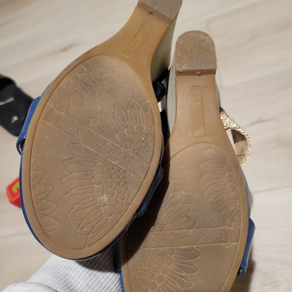 Mootsie Tootsie sandals - Picture 3 of 4